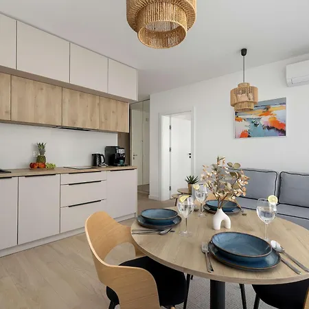 Appartement Jasny Milano 12 Z Balkonem I Parkingiem By Renters *