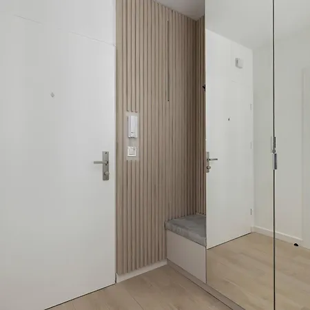 Jasny Milano 12 Z Balkonem I Parkingiem By Renters *