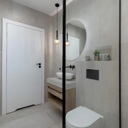 Appartement Jasny Milano 12 Z Balkonem I Parkingiem By Renters *